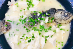 鲫鱼豆腐汤的做法视频,家常美味，营养滋补，视频教学轻松学会